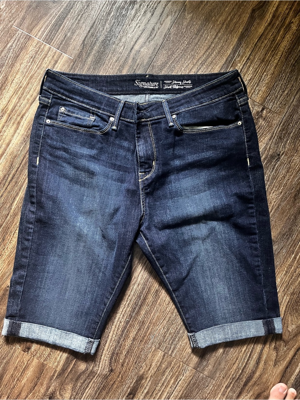 New! Levi Strauss Bermuda Shorts With Folded Hem